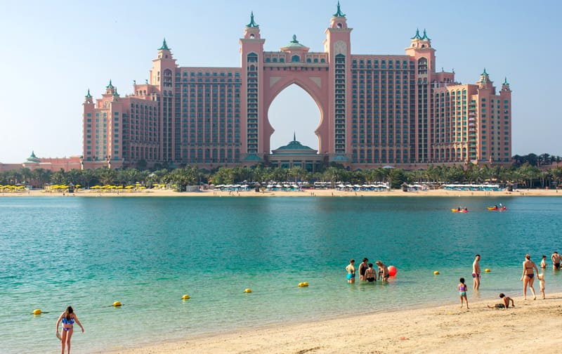 Praia, deserto, compras e gastronomia em Dubai