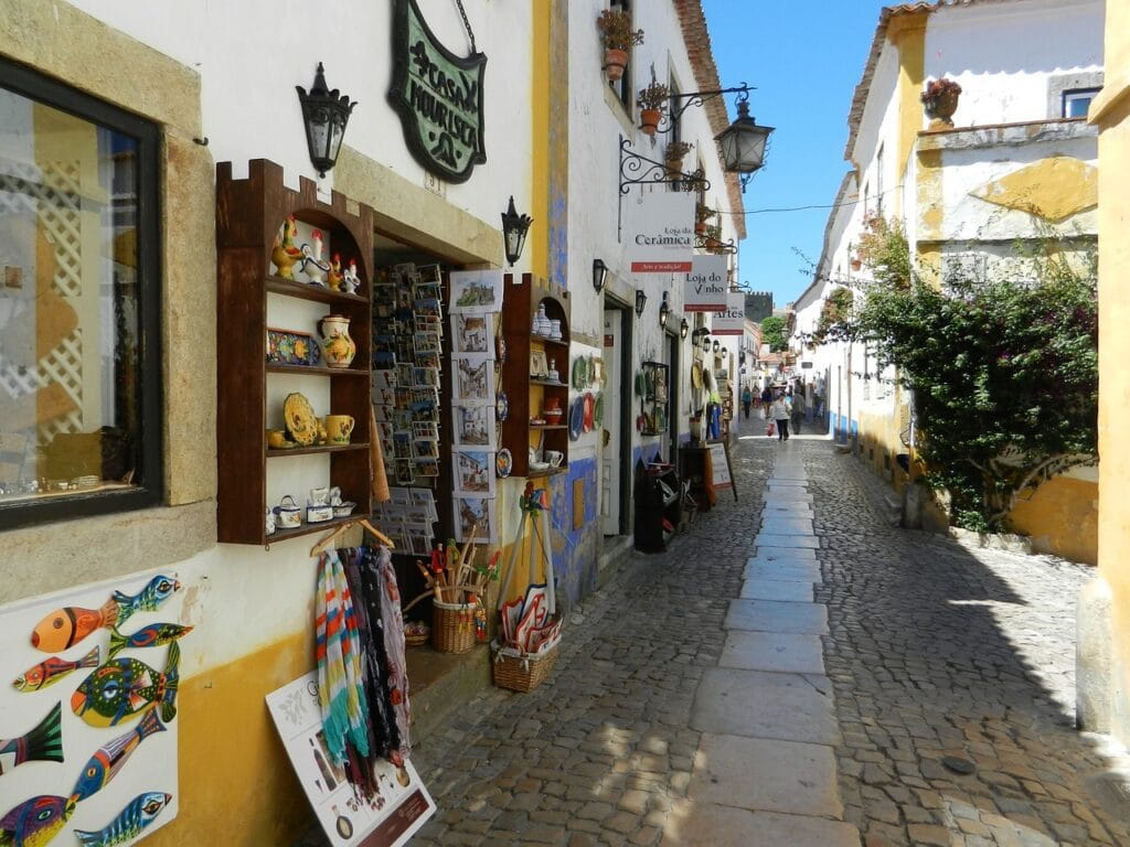 Rua estreita em Óbidos