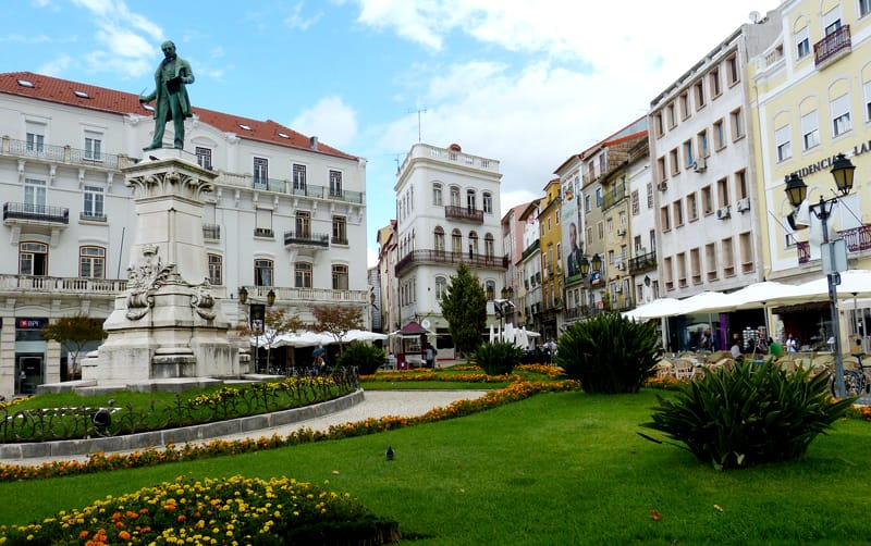 Coimbra dos fados e tradições